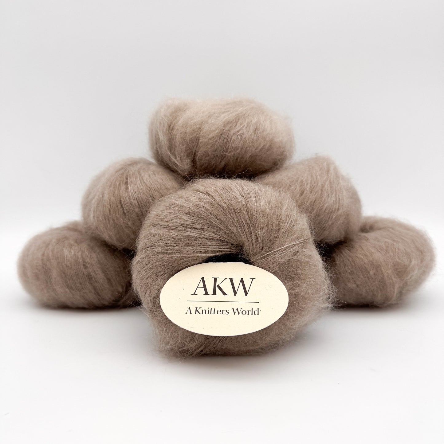 Mohair Sport garn i farven Beige – Superkid Mohair og silke fra A Knitters World