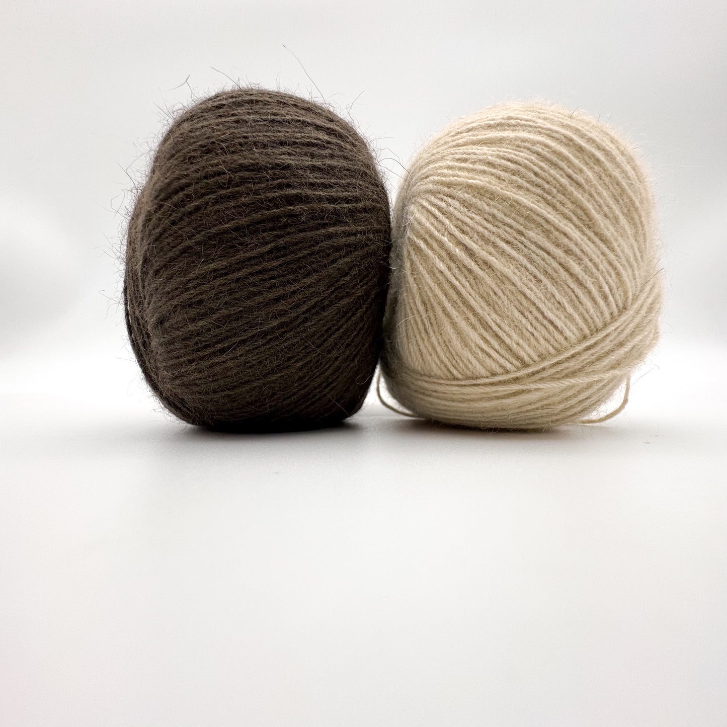 Possum garn i farven Sand – AKW Skala A luksusgarn med cashmere og mulberry silke
