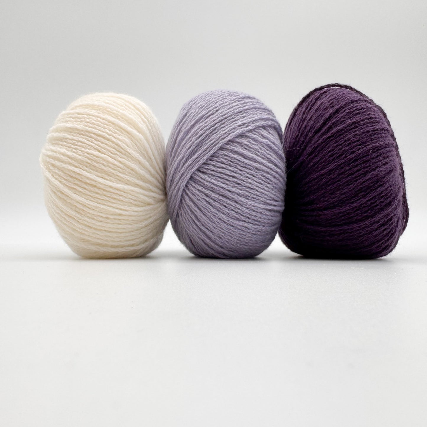 Cashmere garn i farven Lillac – 100% Mongolian Cashmere, AKW Skala A fra A Knitters World